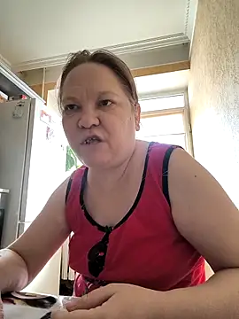 Snapshot of -Queen- chatting on February 6, 10:29 am -Queen- online show from February 6, 10:29 am