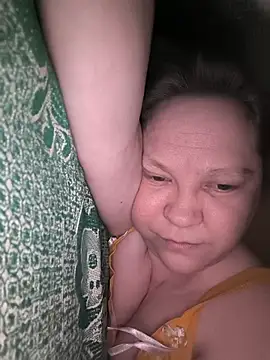 Snapshot of -Queen- chatting on February 10, 12:20 pm -Queen- online show from February 10, 12:20 pm