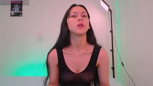 Snapshot of CharlottegrayX chatting on March 1, 3:52 am CharlottegrayX online show from March 1, 3:52 am