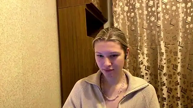 SkyeDavis online show from December 20, 7:21 pm