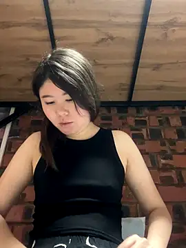 Snapshot of Sarah2127 chatting on December 15, 11:03 am Sarah2127 online show from December 15, 11:03 am