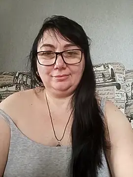 Snapshot of MariSwan222 chatting on February 2, 9:19 am MariSwan222 online show from February 2, 9:19 am