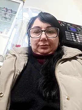 Snapshot of MariSwan222 chatting on February 10, 2:54 pm MariSwan222 online show from February 10, 2:54 pm