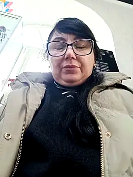 Snapshot of MariSwan222 chatting on March 2, 8:10 am MariSwan222 online show from March 2, 8:10 am