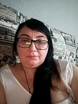 Snapshot of MariSwan222 chatting on March 2, 9:21 pm MariSwan222 online show from March 2, 9:21 pm