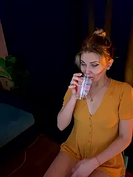 WetHotMilfaa online show from January 10, 10:25 pm