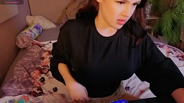 Holly  Bush online show from March 1, 3:25 pm