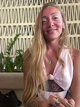 OpheliaRoxx online show from February 2, 4:00 am