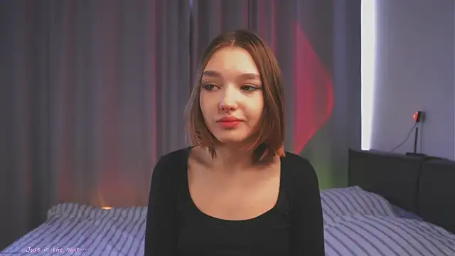 Leyla crsh online show from April 2, 5:05 am