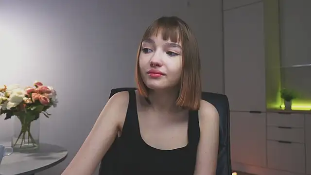 Leyla crsh online show from April 17, 5:32 am