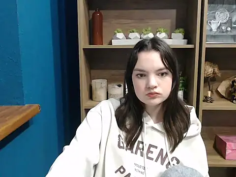 vwiann juls online show from December 19, 7:48 am