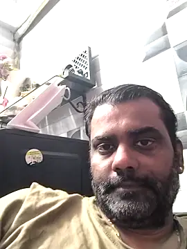 Snapshot of RoyallyYoursBaby chatting on December 15, 3:27 pm RoyallyYoursBaby online show from December 15, 3:27 pm