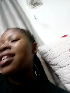 Snapshot of TemptingCloeXx chatting on February 26, 4:28 pm TemptingCloeXx online show from February 26, 4:28 pm