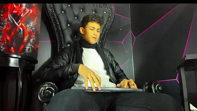 Ethan Waalker online show from February 10, 4:05 am