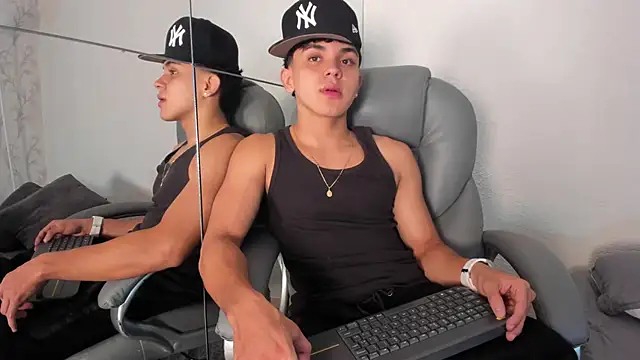  TaylorBlack online show from April 8, 11:43 am