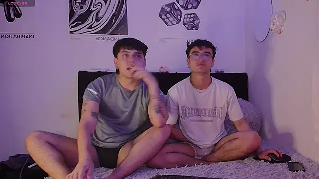 Snapshot of charlie_dicker chatting on December 22, 4:42 am charlie dicker online show from December 22, 4:42 am