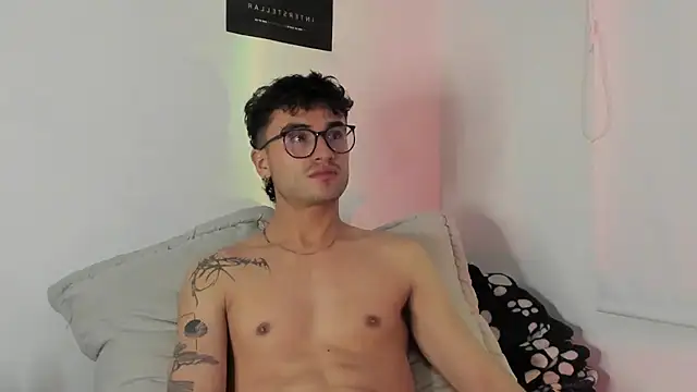 Snapshot of charlie_dicker chatting on January 7, 4:26 am charlie dicker online show from January 7, 4:26 am