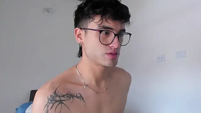 Snapshot of charlie_dicker chatting on January 18, 5:17 pm charlie dicker online show from January 18, 5:17 pm