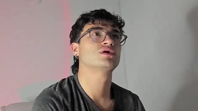 Snapshot of charlie_dicker chatting on February 3, 1:04 am charlie dicker online show from February 3, 1:04 am