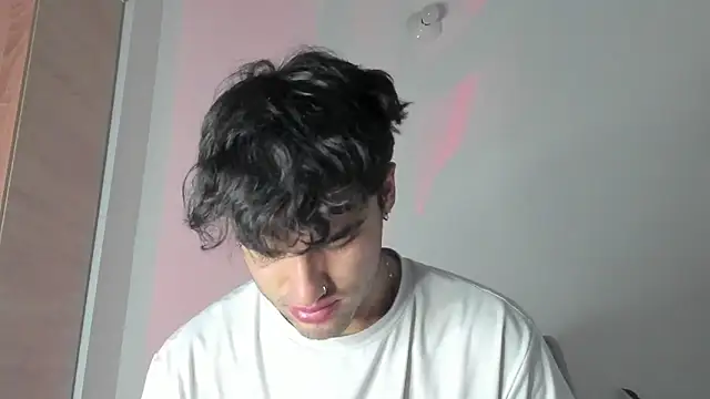 Snapshot of charlie_dicker chatting on February 10, 2:15 am charlie dicker online show from February 10, 2:15 am