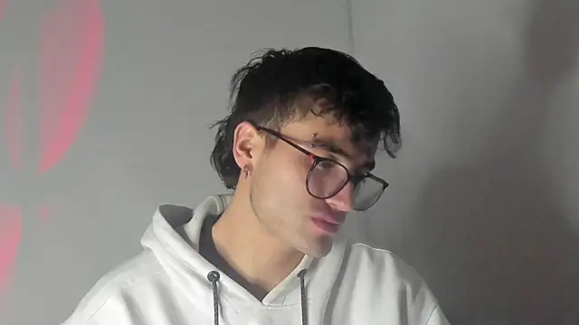 Snapshot of charlie_dicker chatting on March 14, 2:06 am charlie dicker online show from March 14, 2:06 am