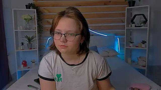 Mary Bryantt online show from February 13, 1:23 am