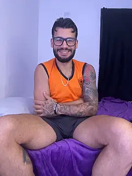 Snapshot of thedragonboyxxx chatting on December 19, 4:19 am thedragonboyxxx online show from December 19, 4:19 am