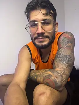 Snapshot of thedragonboyxxx chatting on January 11, 4:06 am thedragonboyxxx online show from January 11, 4:06 am