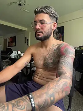 thedragonboyxxx online show from April 20, 7:04 pm