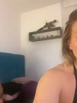 Snapshot of Natalia_Fit chatting on April 18, 5:11 am Natalia Fit online show from April 18, 5:11 am