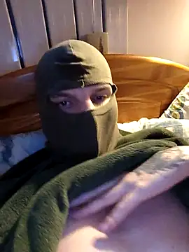 Snapshot of BottomB95@xh chatting on December 16, 2:22 pm BottomB95xh online show from December 16, 2:22 pm