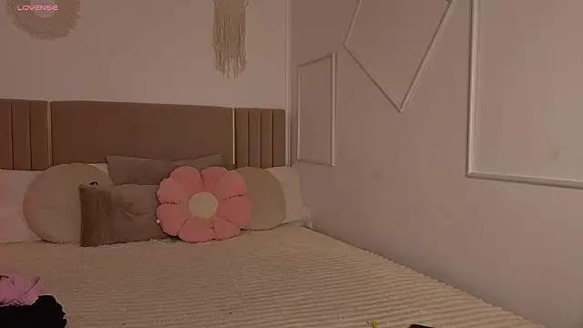 Sn0w  queen online show from February 25, 8:02 am