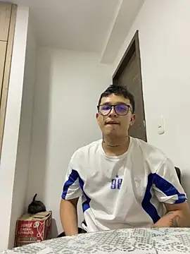 Andyhotsohw online show from December 16, 6:51 am