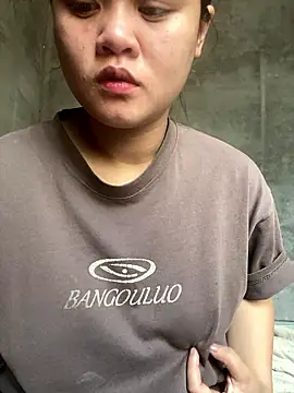 Snapshot of Thanhhuyen001 chatting on January 17, 3:33 am Thanhhuyen001 online show from January 17, 3:33 am