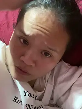 Snapshot of Thanhhuyen001 chatting on February 8, 12:30 pm Thanhhuyen001 online show from February 8, 12:30 pm