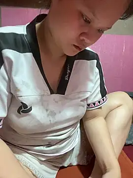 Snapshot of Thanhhuyen001 chatting on April 3, 7:17 am Thanhhuyen001 online show from April 3, 7:17 am