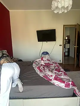 saphirafox online show from April 24, 1:57 pm