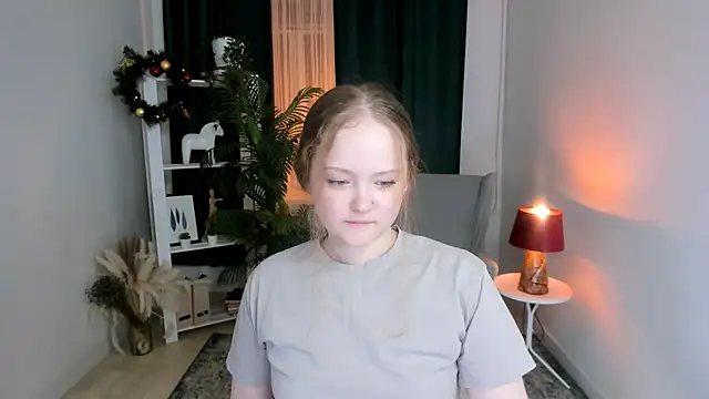 Snapshot of Yennefer__ chatting on December 17, 4:24 pm Yennefer online show from December 17, 4:24 pm