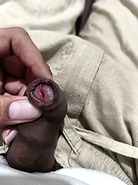 Snapshot of vyv8ytffg7g chatting on January 8, 8:33 pm vyv8ytffg7g online show from January 8, 8:33 pm