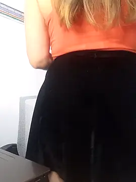 Snapshot of SofiEsteves chatting on December 16, 6:46 pm SofiEsteves online show from December 16, 6:46 pm