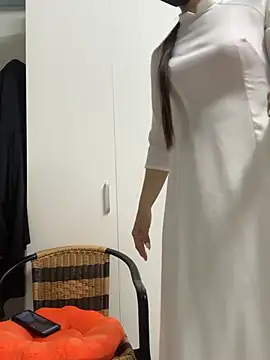 bi biii online show from April 4, 2:36 pm