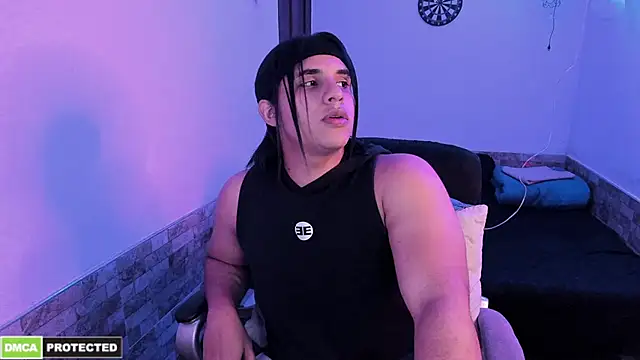 latinboyfit online show from March 4, 10:54 am