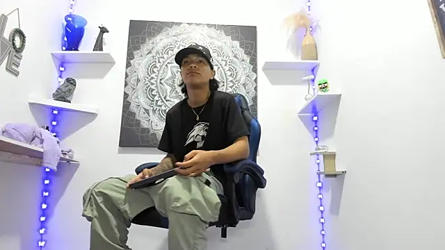 AndyKings 1 online show from April 9, 4:23 am