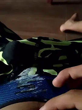 Wilmar0  online show from December 21, 6:48 pm