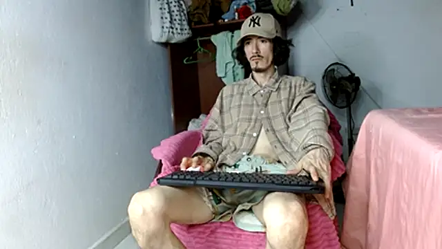 sk8-boy online show from April 5, 2:47 pm