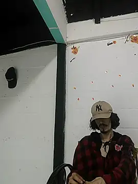 sk8-boy online show from May 14, 4:58 pm