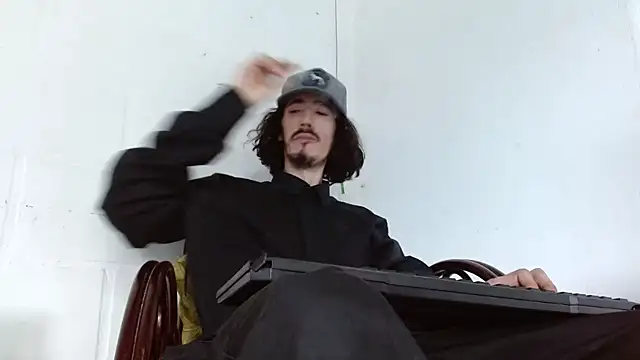 sk8-boy online show from June 19, 3:38 pm