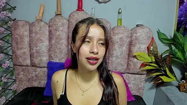 Snapshot of cloyks chatting on March 3, 2:18 am cloyks online show from March 3, 2:18 am