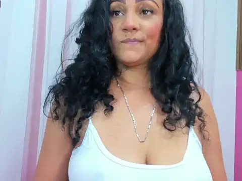 Snapshot of Bianca_slut1 chatting on December 17, 8:37 pm Bianca slut1 online show from December 17, 8:37 pm