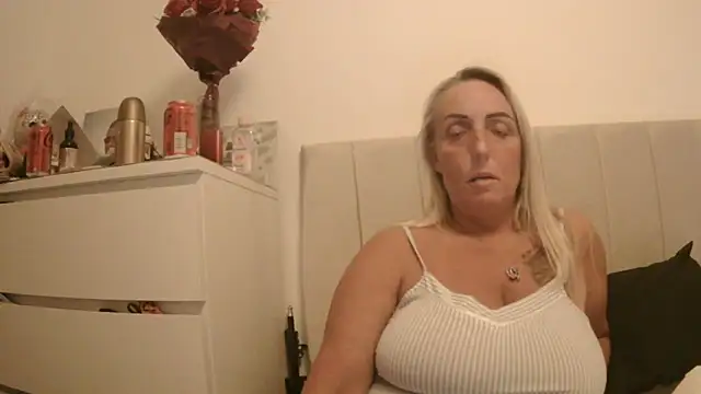 theblondecocklover online show from April 26, 8:17 pm